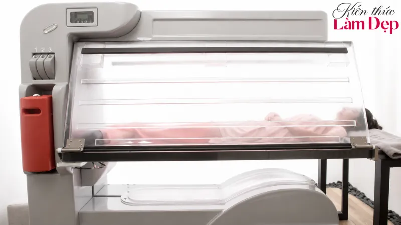 Slim White kết hợp tắm trắng, hỗ trợ giảm mỡ, thải độc da